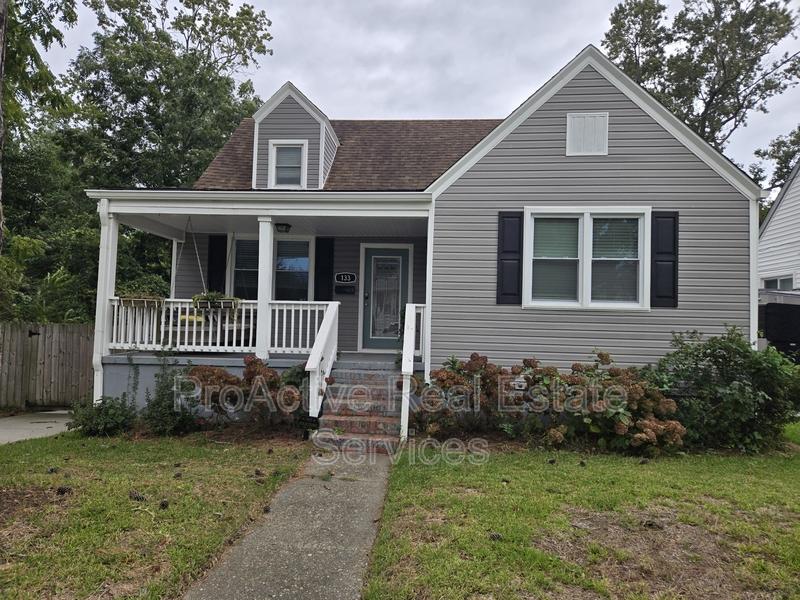 133 e bay Ave