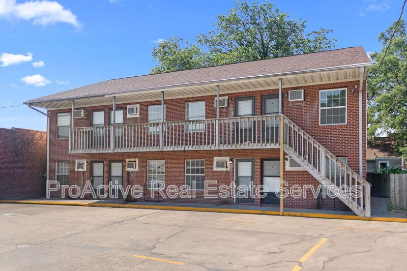 1129 Green St - 8