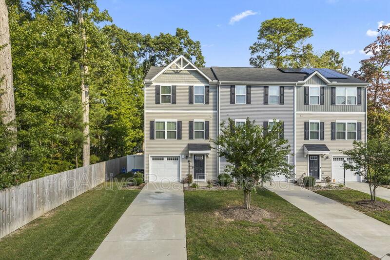 95 Manilla Circle 