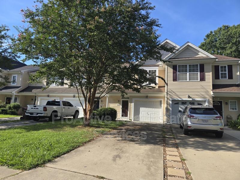 2008 Paramont Ave 