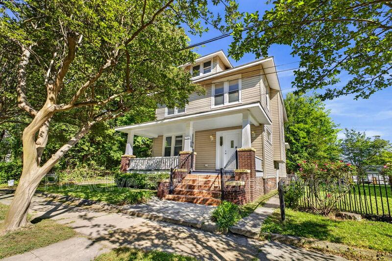 1008 Grayson Street