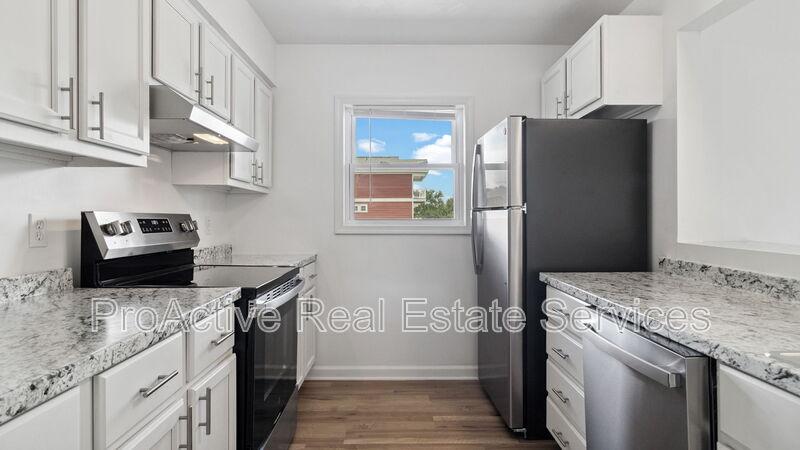 9527 3rd Bay Street - 6